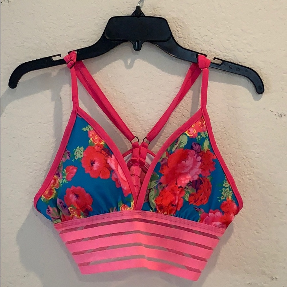 Brand new sport bra never worn